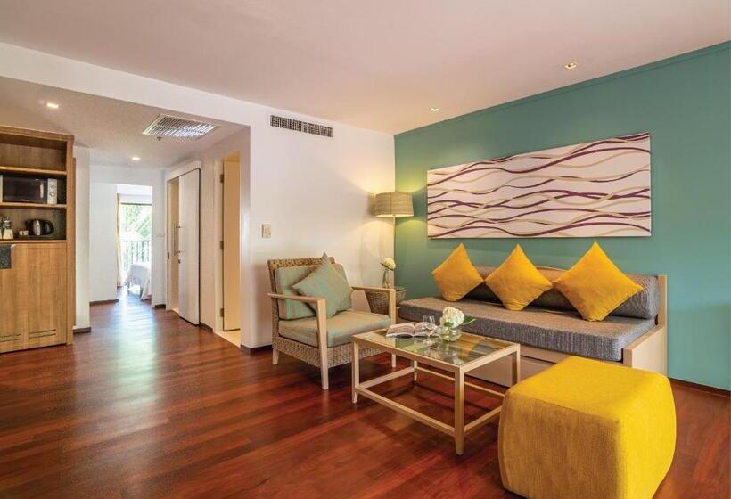 2 Bedroom Suite Pool View, Radisson Resort And Suites Phuket