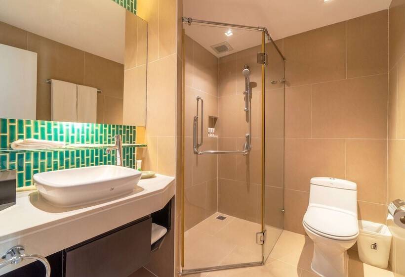 2 Bedroom Suite Pool View, Radisson Resort And Suites Phuket