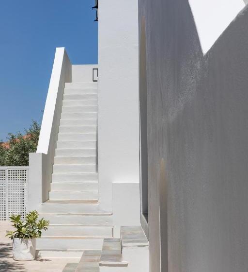 Номер Deluxe с Балконом, Yayaki Spetses