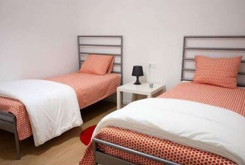 Номер Стандарт, Hostal Five Gates