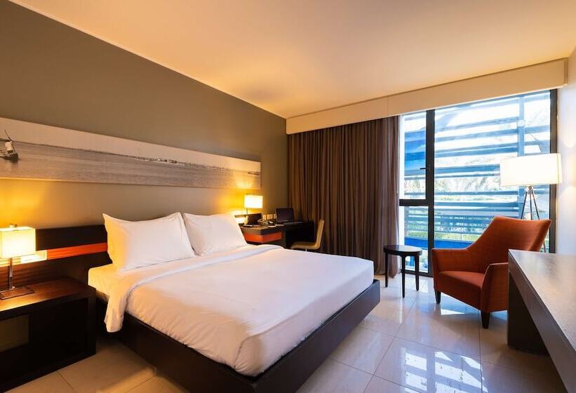 اتاق سوپریور با چشم‌انداز دریا و بالکن, Radisson Blu Hotel, Dakar Sea Plaza