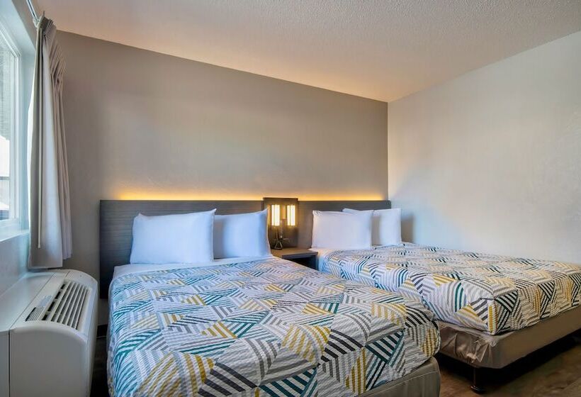 Номер Стандарт 2 Двуспальные Кровати, Motel 6 Santa Fe
