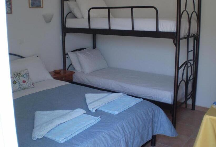 غرفة قياسية رباعية, Galini Pension