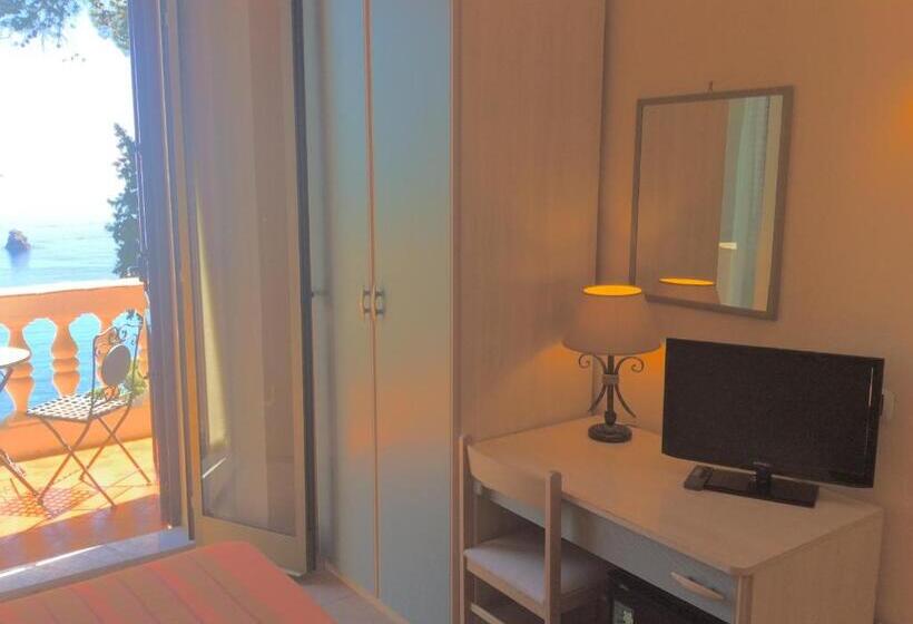 Номер Стандарт Вид на Море с Балконом, Jonic Hotel Mazzarò