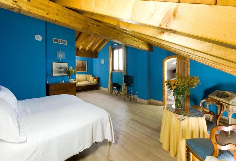 Люкс, La Locanda Del Notaio