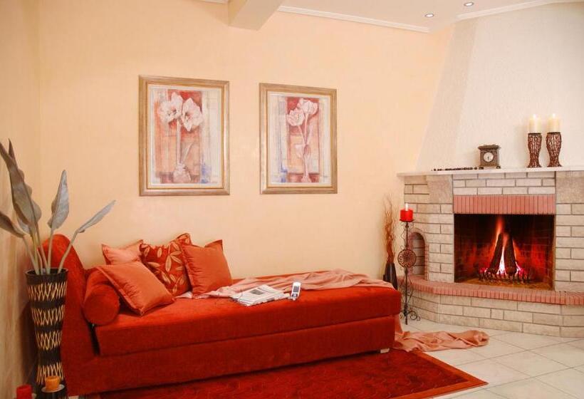 Люкс Повышенной Комфортности, Strass