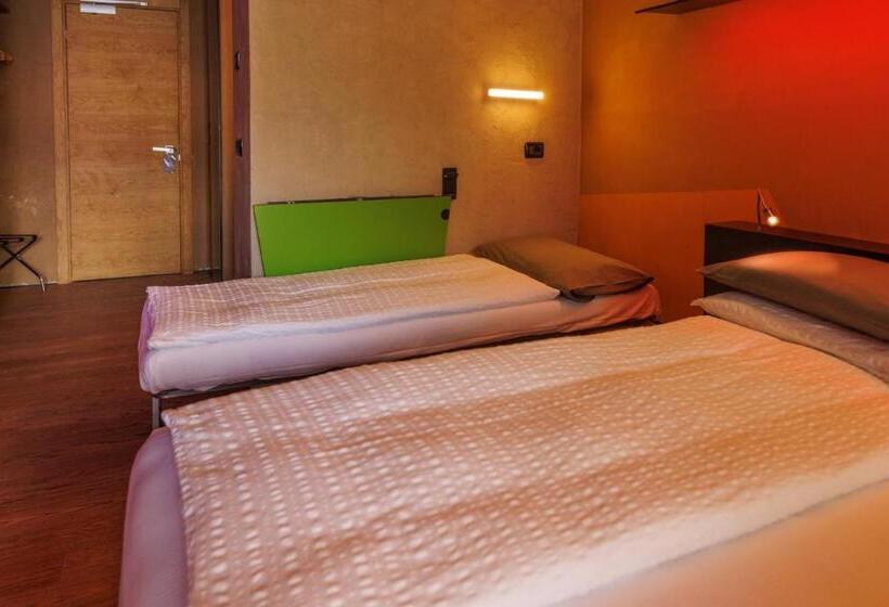 חדר סטנדרט לשלושה עם מרפסת, Ambienthotel Primaluna