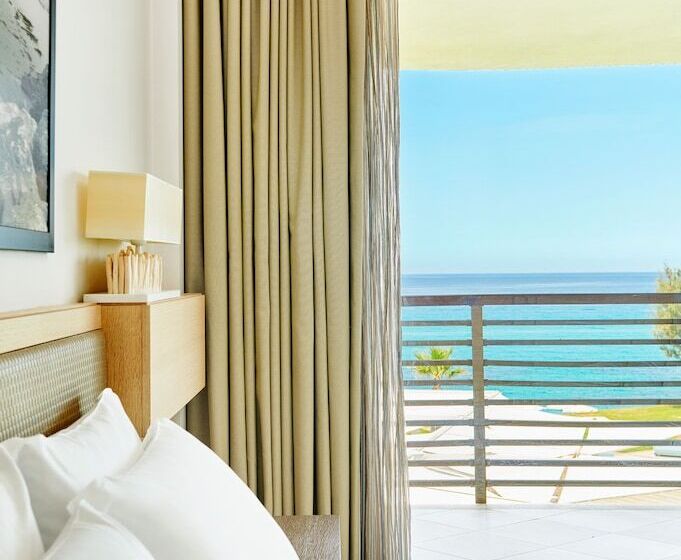 Номер Superior Вид на Море, Capovaticano Resort Thalasso Spa