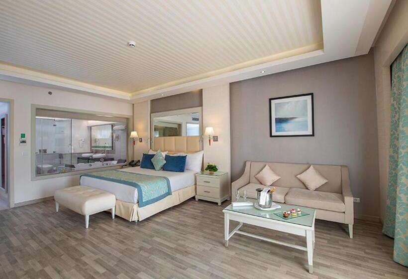 سوئیت پریمیوم با چشم‌انداز دریا, Premier Le Reve Hotel & Spa Sahl Hasheesh   Adults Only 16 Years Plus