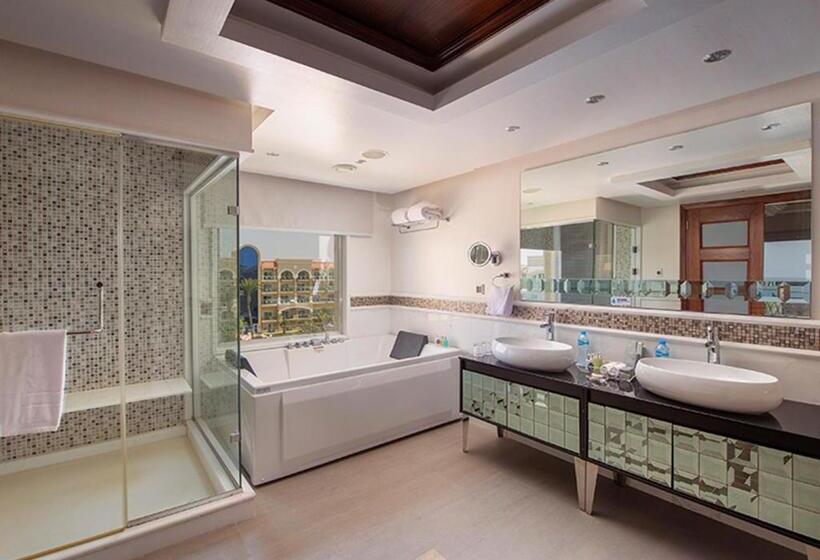 سوییت با چشم‌انداز دریا, Premier Le Reve Hotel & Spa Sahl Hasheesh   Adults Only 16 Years Plus