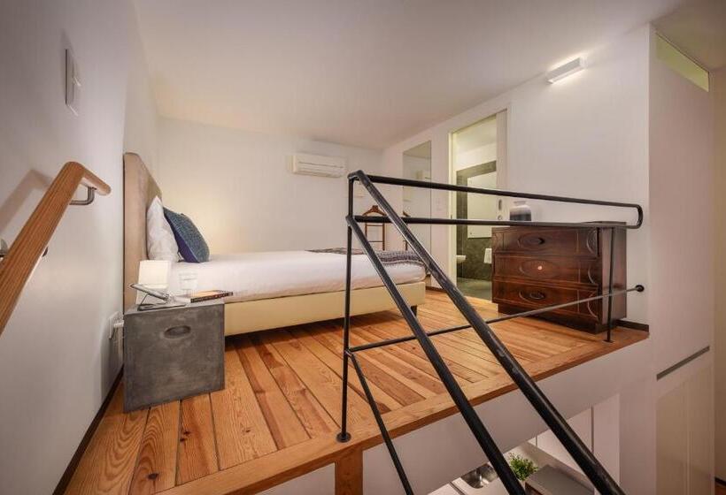 استودیوی سوپریور, Condes De Azevedo Palace Apartments