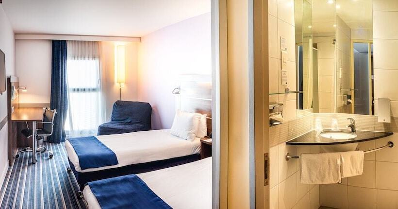 Номер Стандарт, Holiday Inn Express Marseille Saint Charles, An Ihg