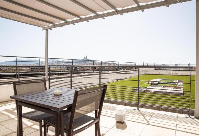 Номер Superior с Видом, Holiday Inn Express Marseille Saint Charles, An Ihg