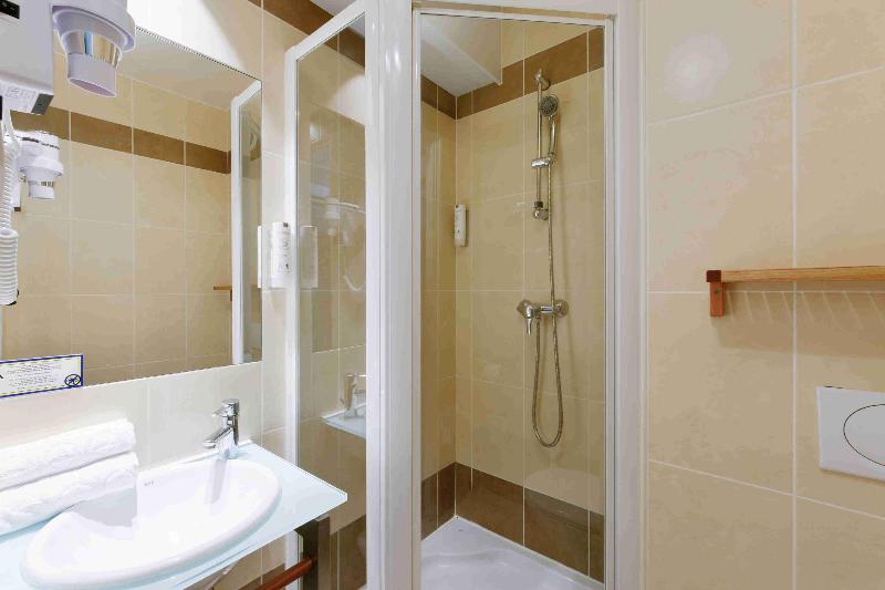 Номер Стандарт, Kyriad Crepy En Valois
