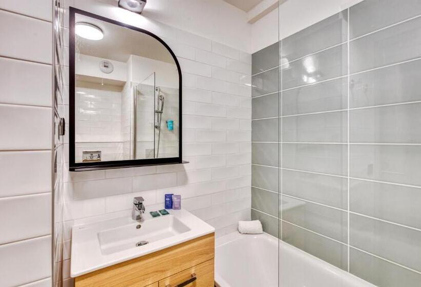 Студия Стандарт, Appart City Confort Paris Clichy  Mairie