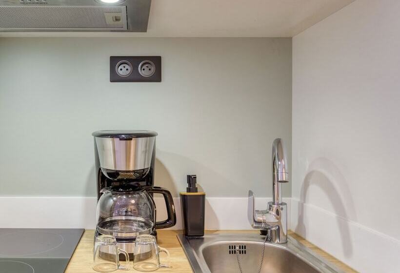Студия Стандарт, Appart City Confort Paris Clichy  Mairie