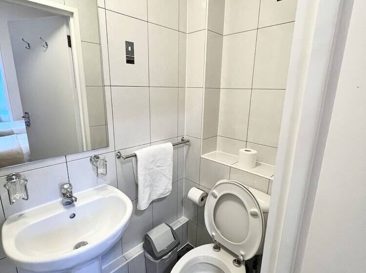 Номер Стандарт Трехместный, Melbourne House