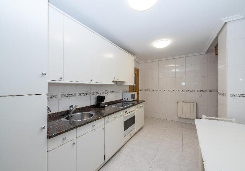 Апартаменты 3 Спальни, Gestión De Alojamientos Apartments