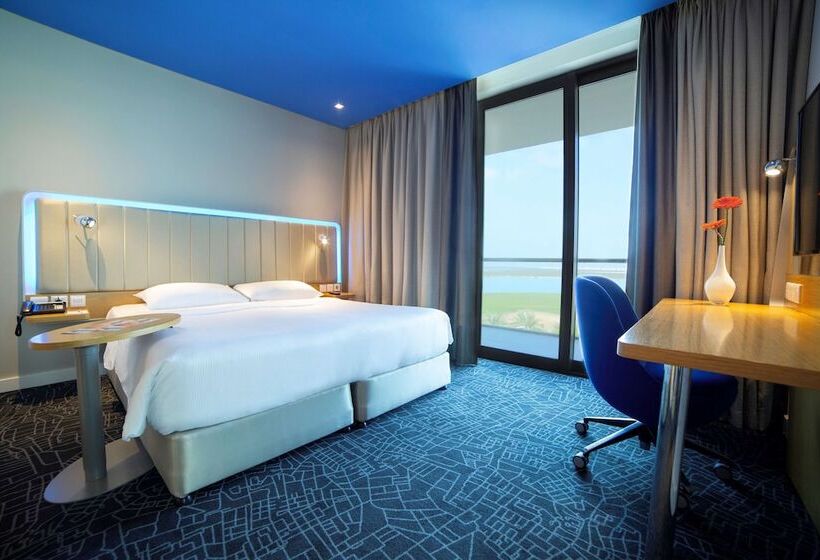 Номер Стандарт Вид на Море с Балконом, Park Inn By Radisson Abu Dhabi Yas Island