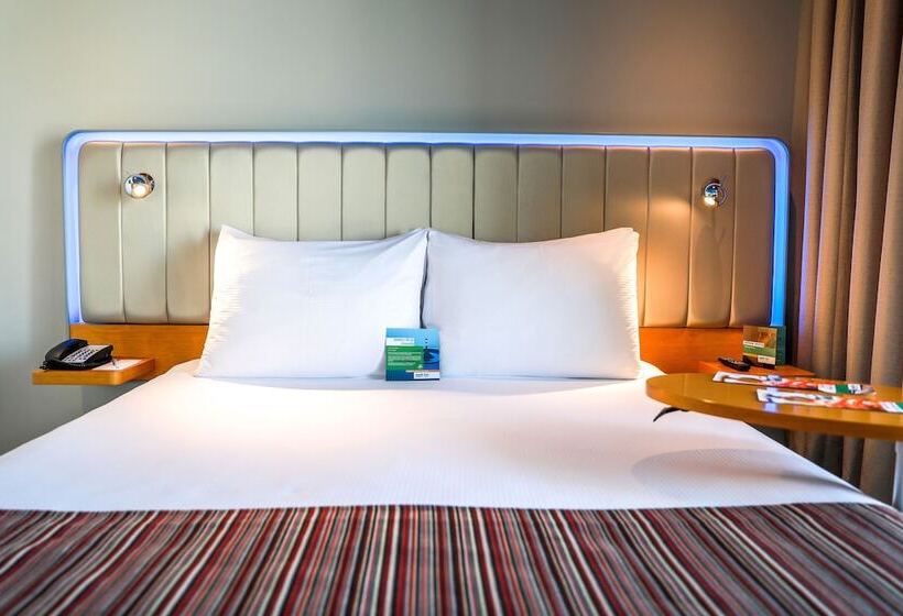 Номер Superior Вид на Море с Балконом, Park Inn By Radisson Abu Dhabi Yas Island