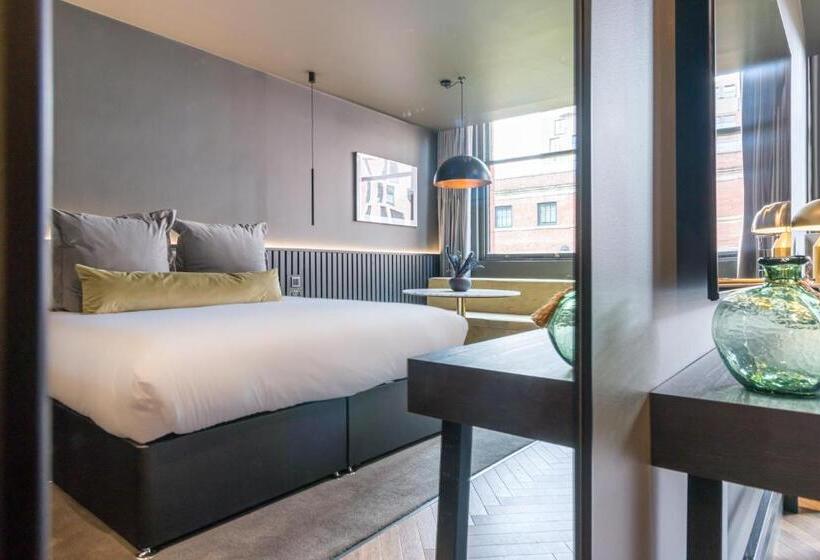 Suite, Velvet