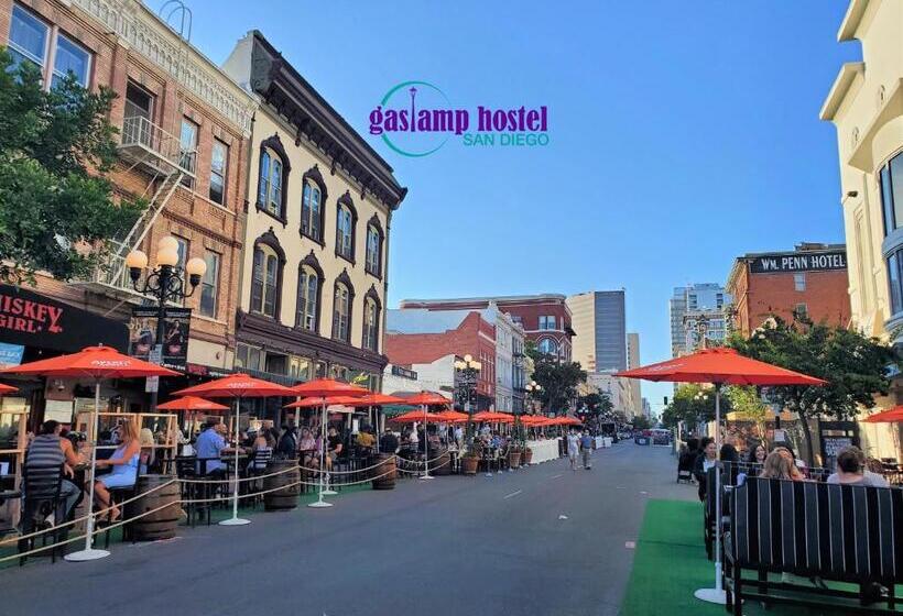 اتاق استاندارد چهارنفره با سرویس بهداشتی مشترک, Gaslamp Hostel