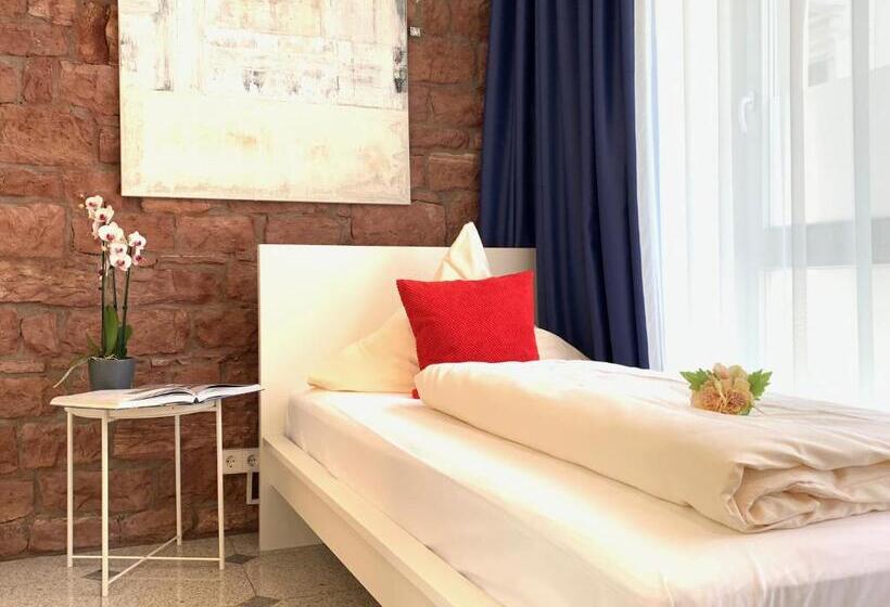 Номер Стандарт Трехместный, B54 Heidelberg City Center