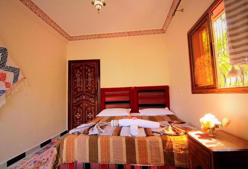 Standard Room with Balcony, Jnane Karma