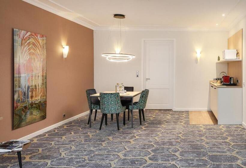 سوییت جونیور, Boutique Hotel Jeroen