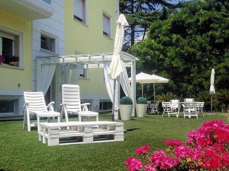 اتاق استاندارد چهار تخته, Ascoli Bonjour B&b & Apartments Parcheggio Privato & Giardino