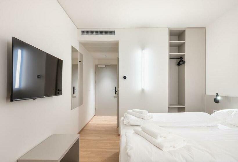 اتاق استاندارد, At Home   Late Arrival Self Check In