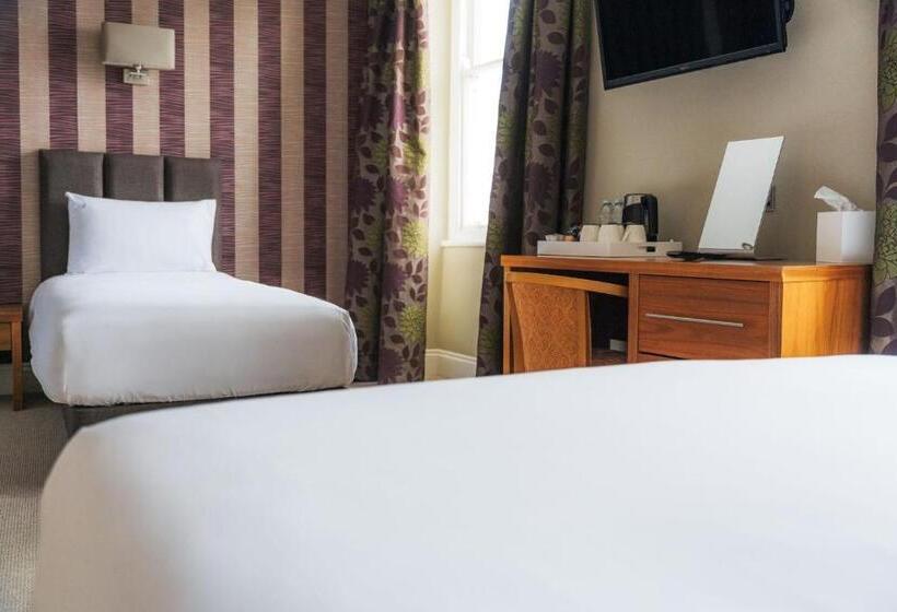 اتاق استاندارد چهار تخته با چشم‌انداز دریا, Esplanade Hotel Llandudno