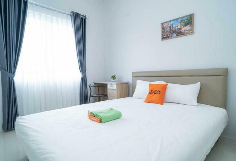Номер Стандарт Совместная Ванная, Koolkost Near Taman Budaya Sentul