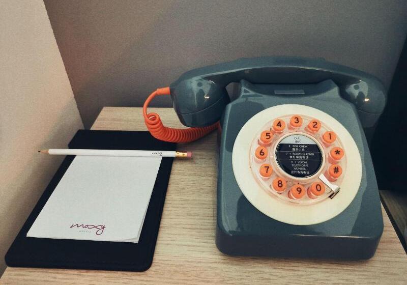 اتاق استاندارد با تخت بزرگ, Moxy Shanghai Hongqiao Necc