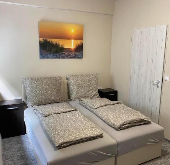 Апартаменты 1 Спальня Вид на Сад, Kinizsi Udvar Apartmanház