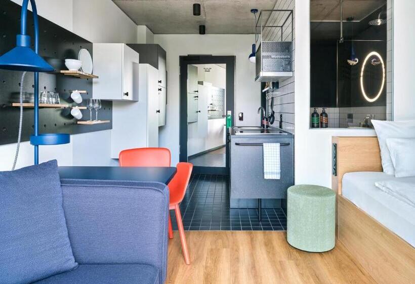 Студия Стандарт, Stayery Frankfurt Sachsenhausen