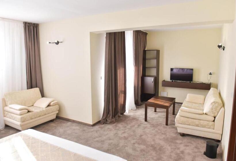 استوديو قياسي مطل على البحيرة, Family Hotel The View & Spa