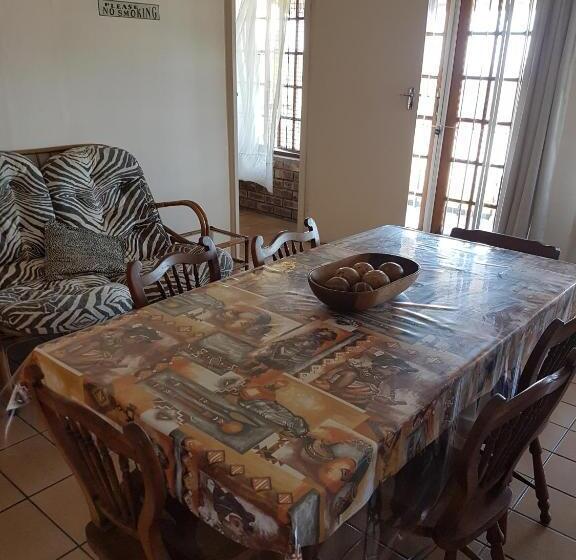 Номер Стандарт, Fig Tree Manor Self Catering