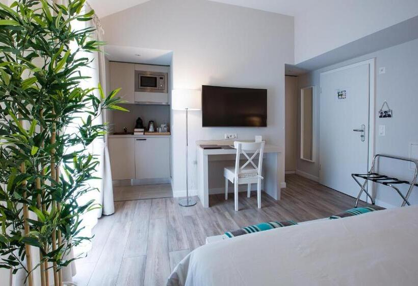 Студия Стандарт, Auberge Des Grands Bois