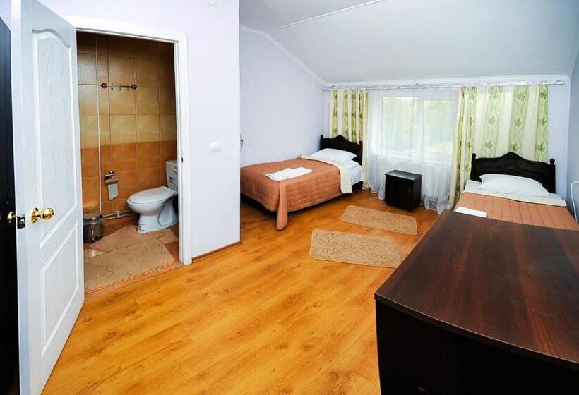 Трехместный Номер Базовый, Shklo Motel