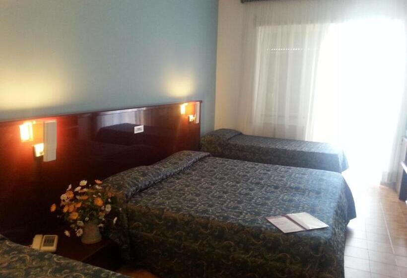 스탠다드 트리플 룸, Grand Hotel Dei Cesari Dependance