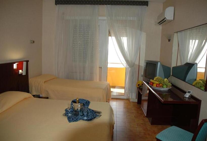 4인용 스탠다드 룸, Grand Hotel Dei Cesari Dependance