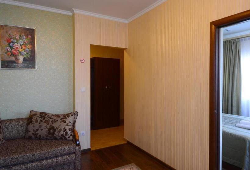 Люкс Кровать Кинг, Korona