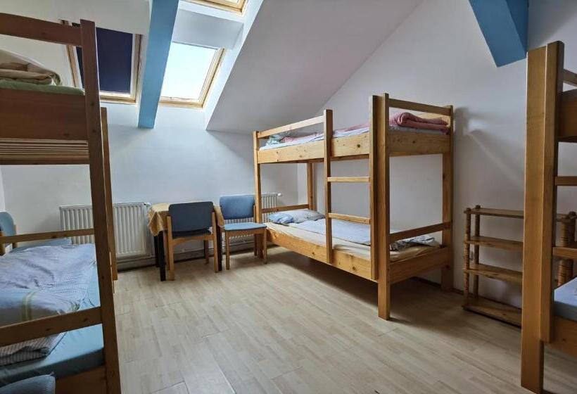 Семейный Номер, Jugendzentrum Seligstadt