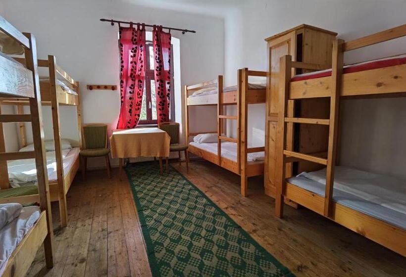 Семейный Номер, Jugendzentrum Seligstadt