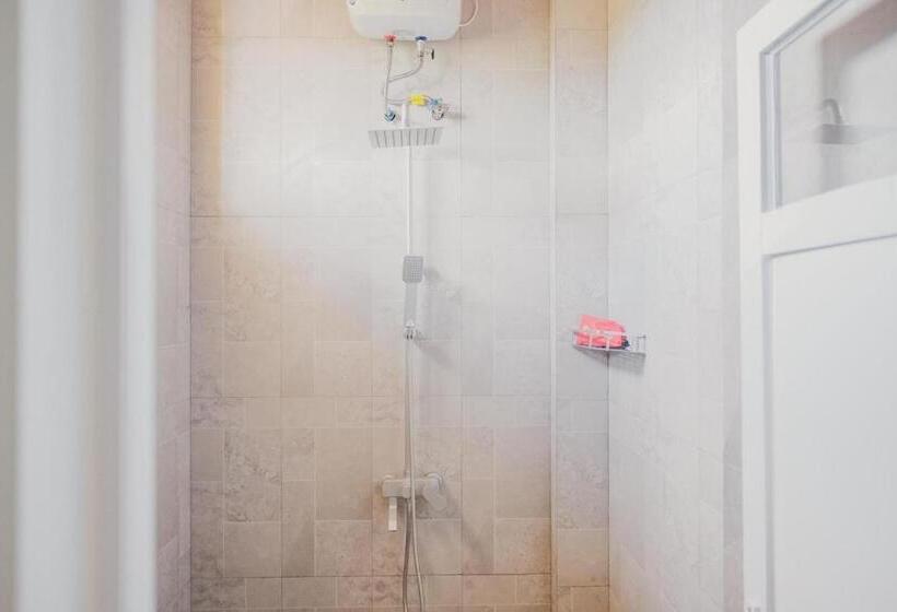 Номер Deluxe, Reddoorz @ Jalan Pangeran Antasari Lampung 2