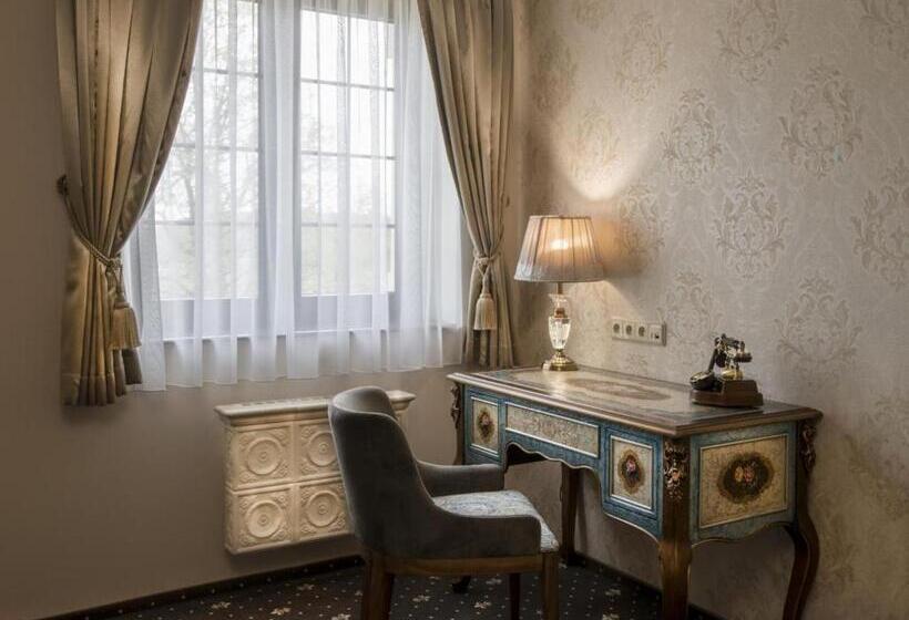 キングサイズベッドのデラックススイート, Château šanov
