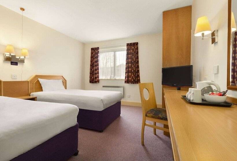 Апартаменты 1 Спальня, Days Inn By Wyndham Sevenoaks Clacket Lane