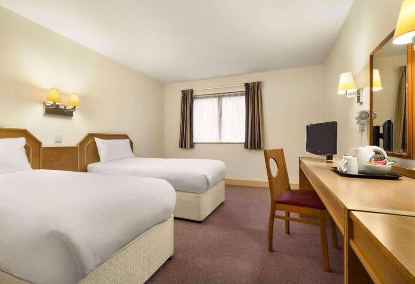 Номер Стандарт, Days Inn By Wyndham Sevenoaks Clacket Lane