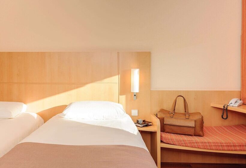 Номер Стандарт, Ibis Stuttgart Airport Messe